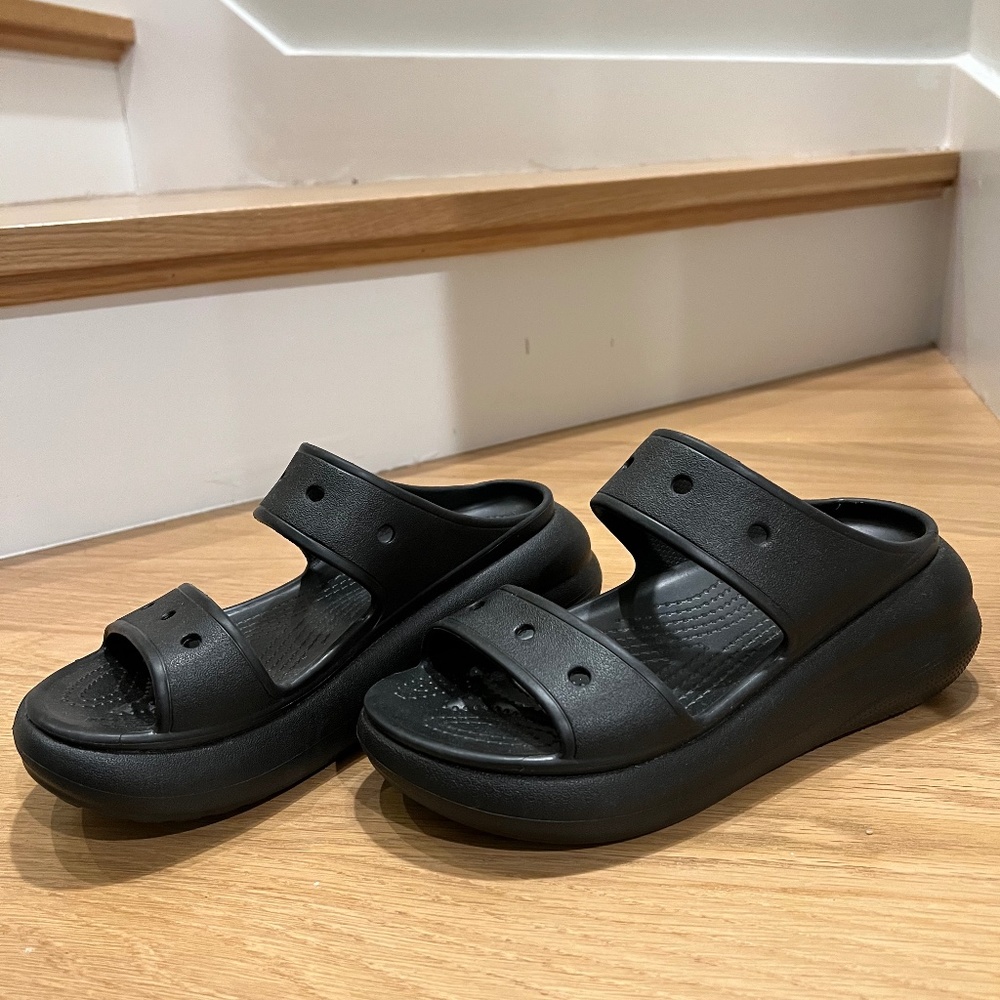 Crocs Classic Crush Sandal Black 5M 7W